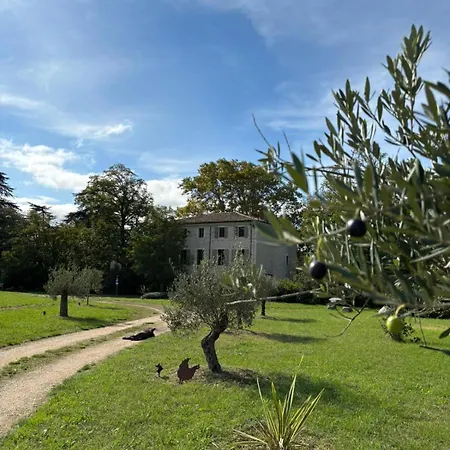 Pensión Le Clos De La Chardonniere